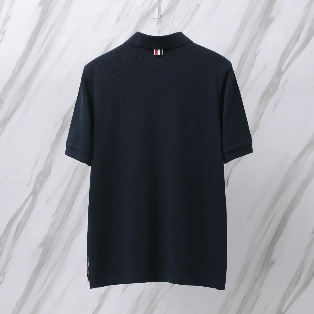 ：T 010（TBPolo ） THOM BROWNE TB 330 POLO Classic 330 Authentic Authentic Quality + Authentic + Same Style Size：0/1/2/3/4 ：White/Black/Navy Blue/Gray